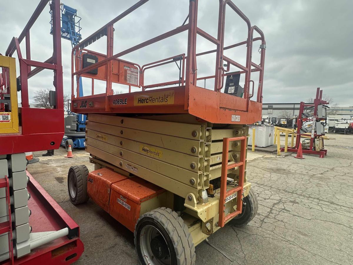 2018 JLG 4069LE