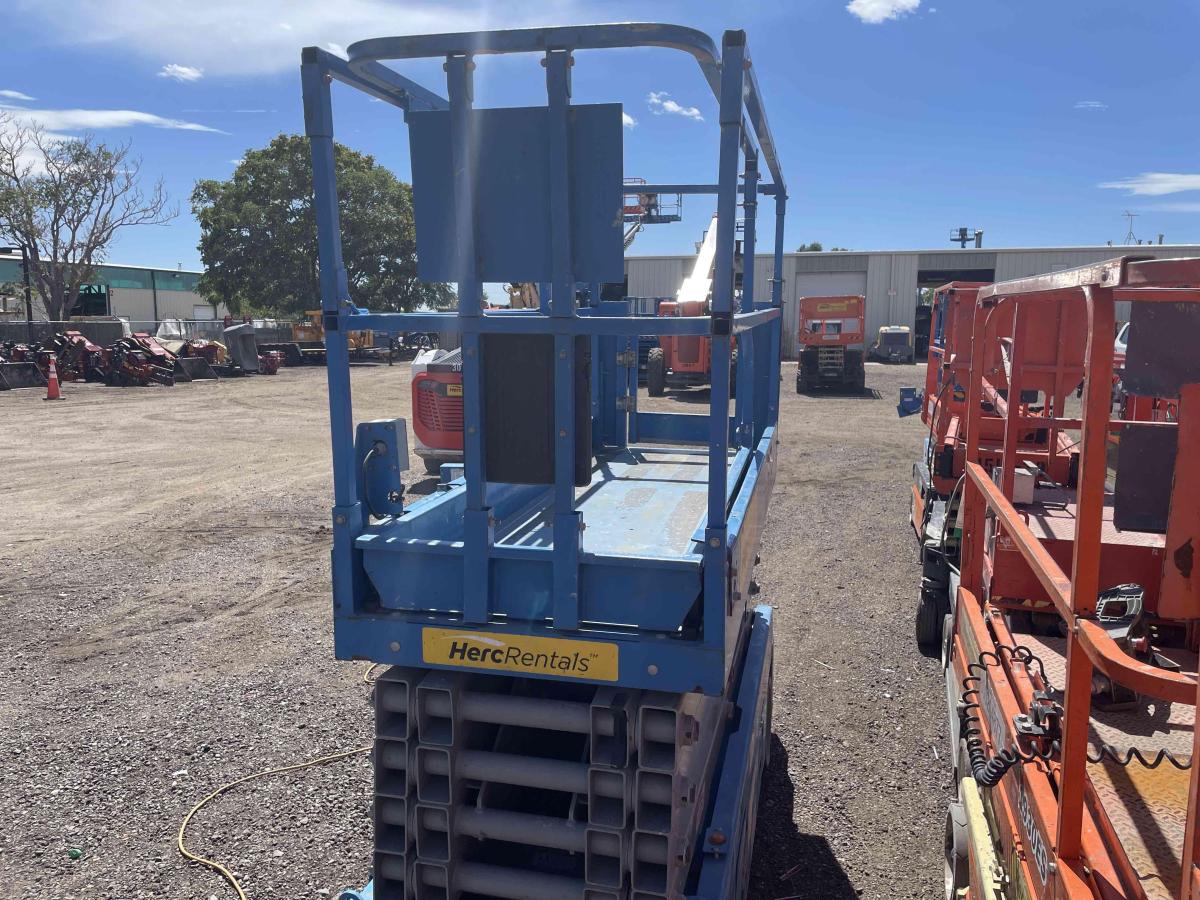 2018 Genie GS-3232