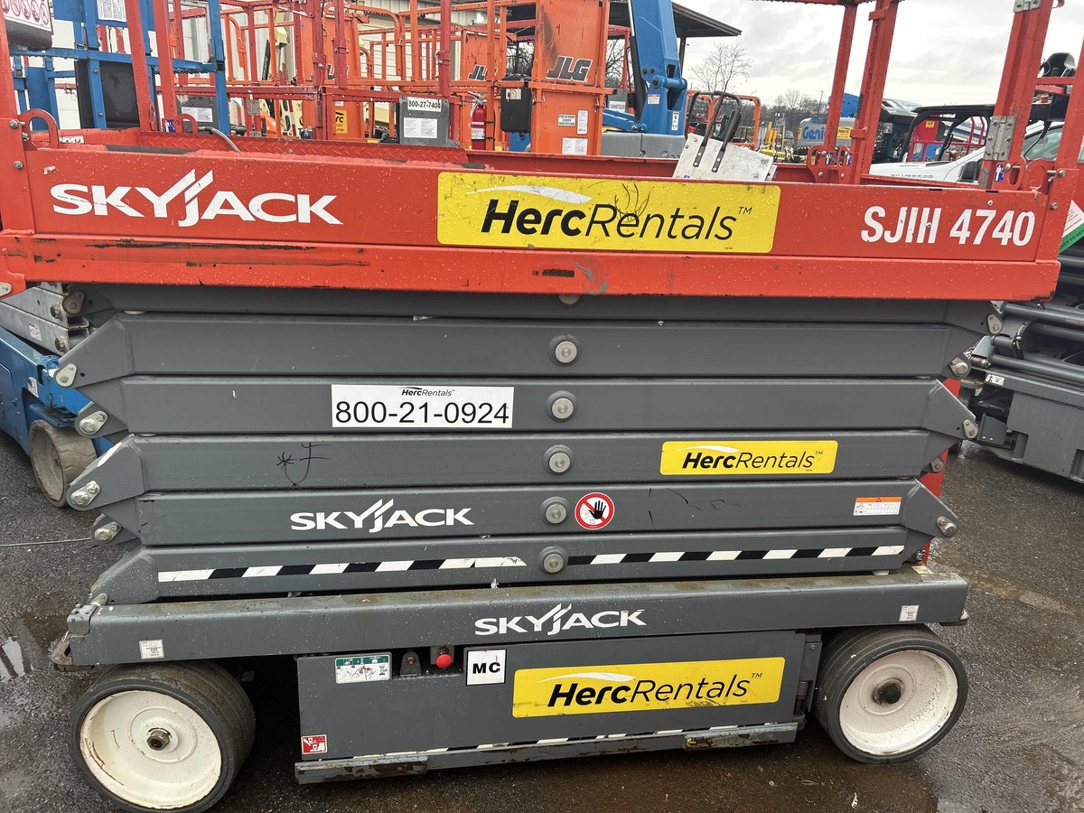 2018 Skyjack SJ4740-2