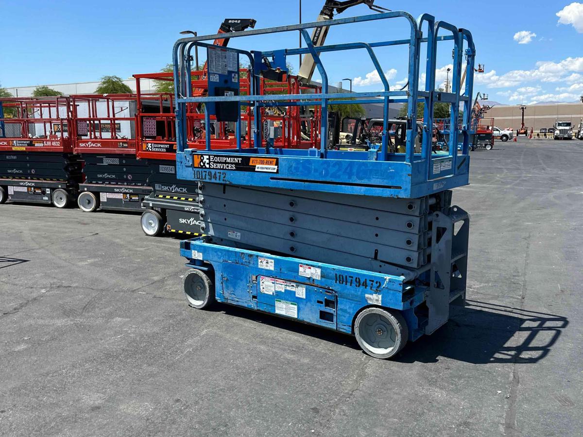 2016 Genie GS-3246