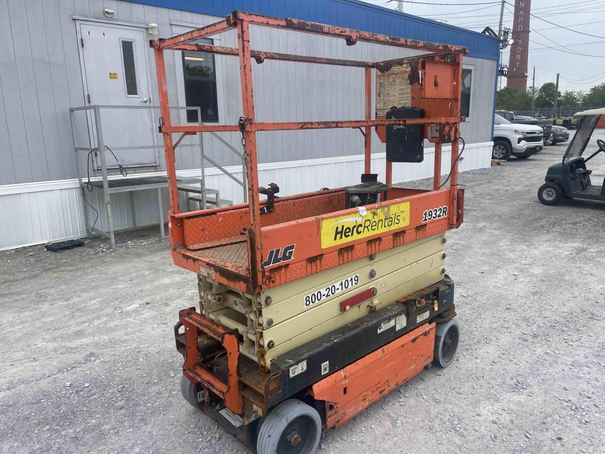 2018 JLG 1932R