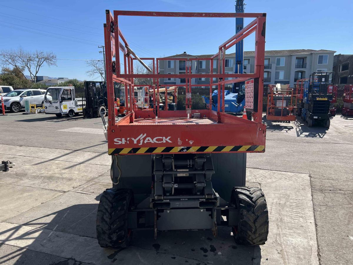 2018 Skyjack SJ-6826RT-4