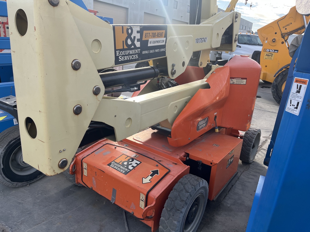 2015 JLG E400AJPN-3