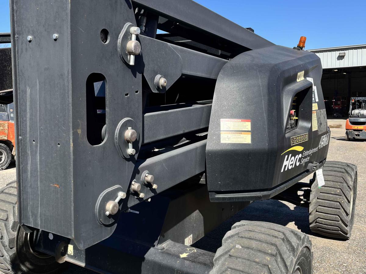 2018 JLG 450AJ
