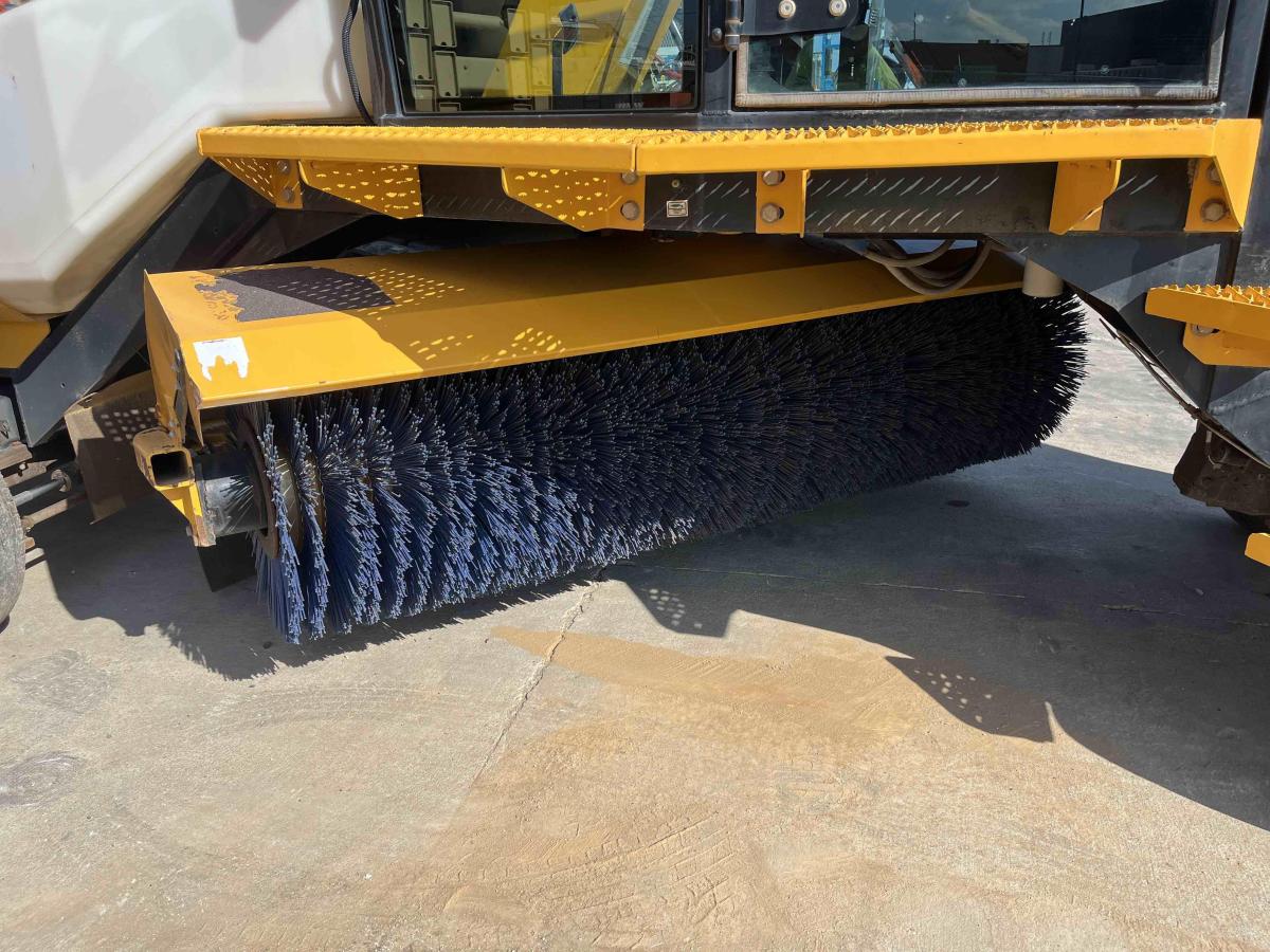 2018 LayMor SweepMaster 450-ST