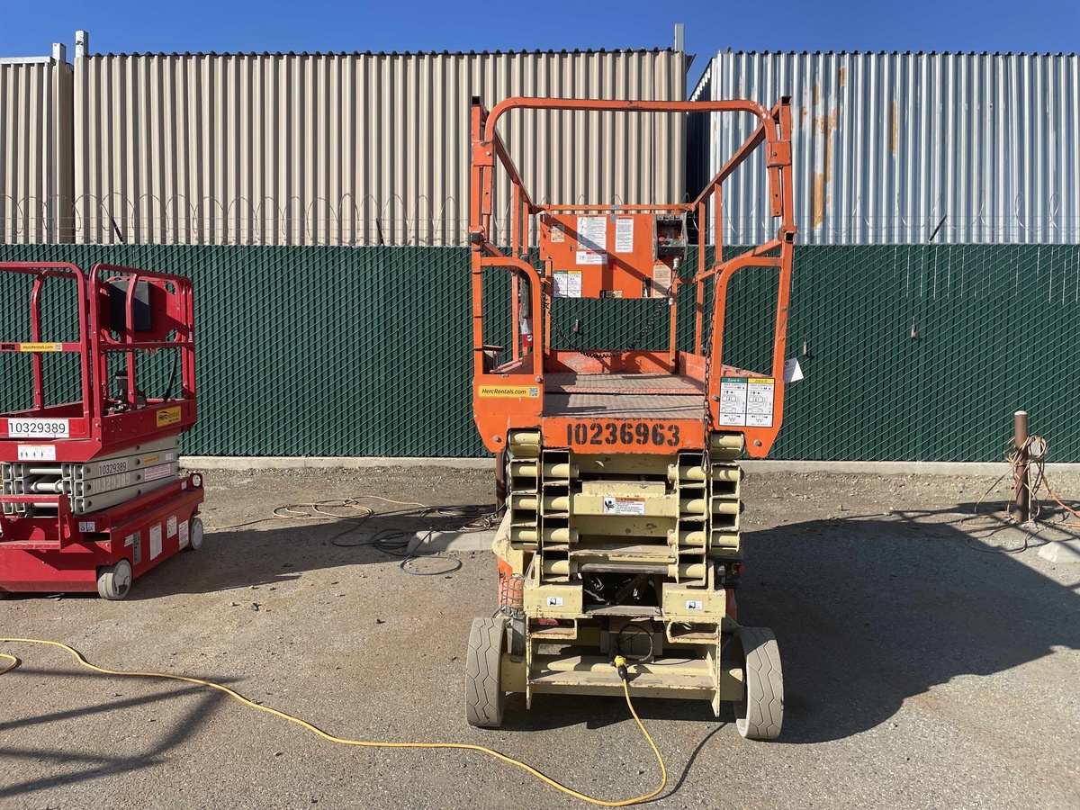 2018 JLG 3246ES-2