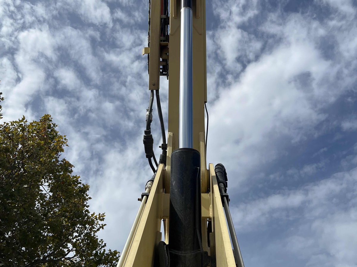 2018 JLG 660SJ-12
