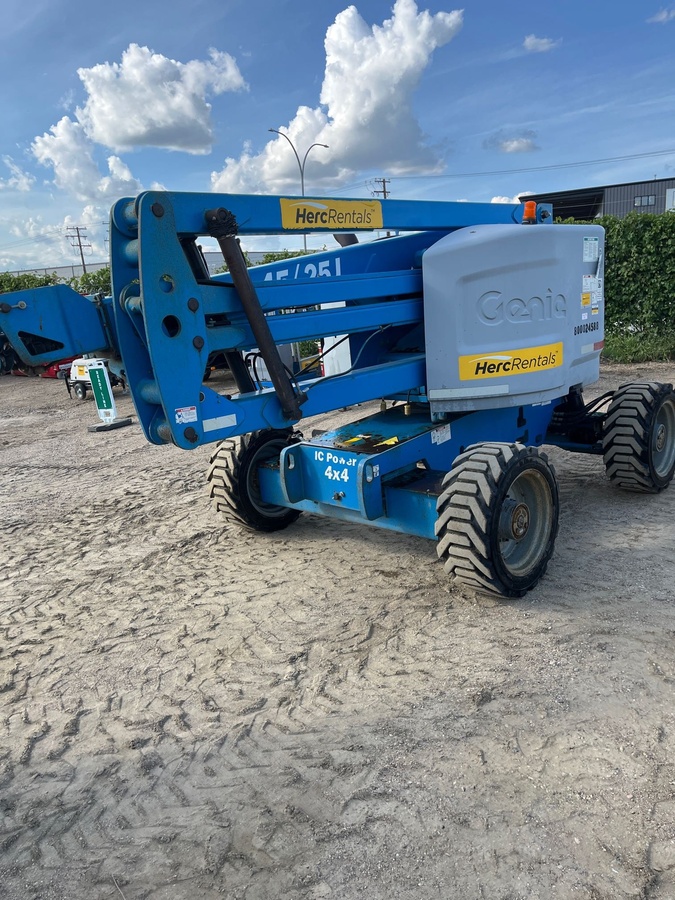 2014 Genie Z-45/25 RT-4