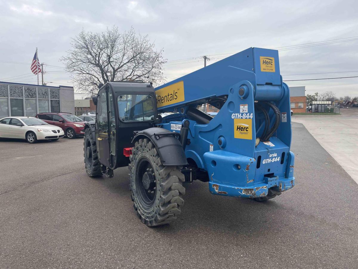 2018 Genie GTH 844