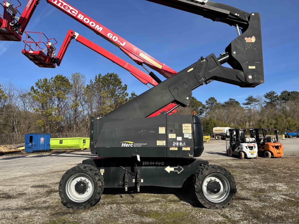 2015 JLG 800A