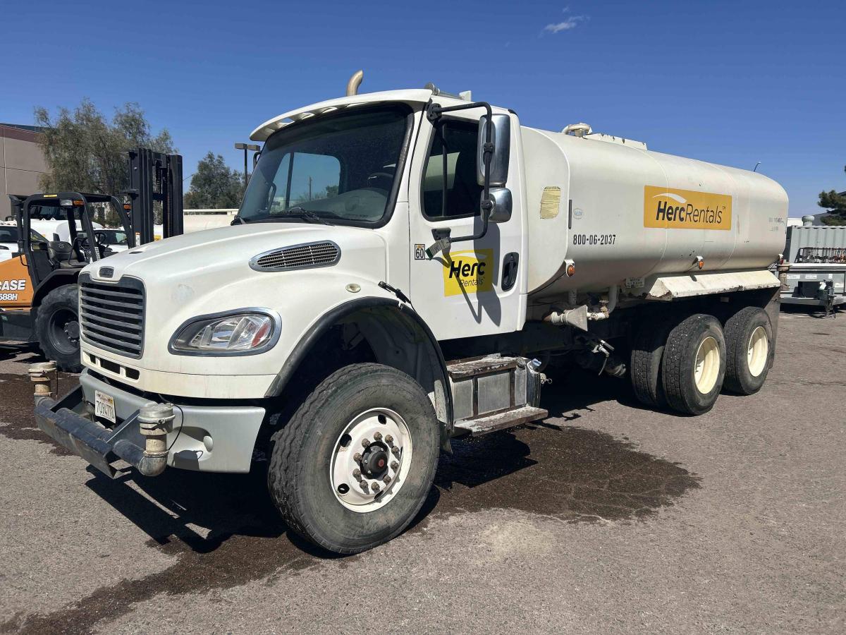 2016 Freightliner M2106
