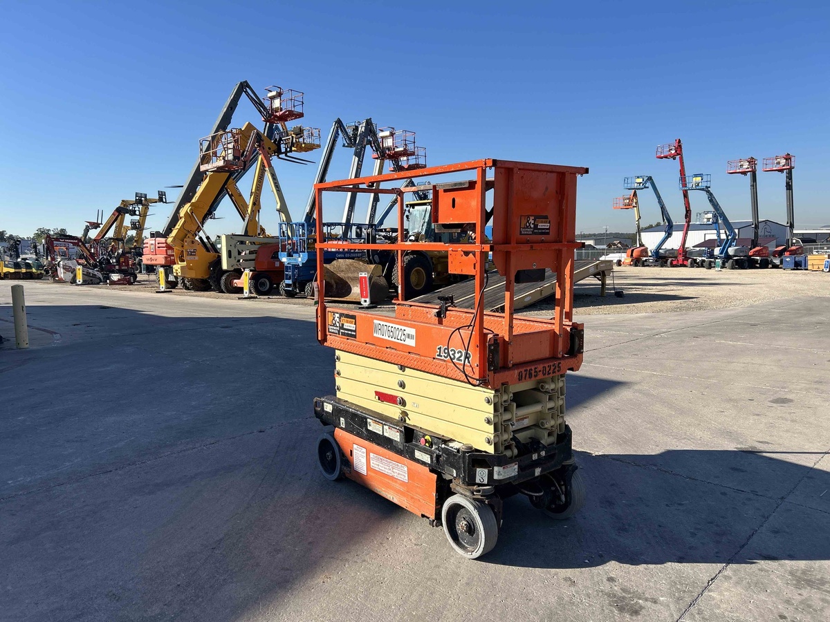 2018 JLG 1932R