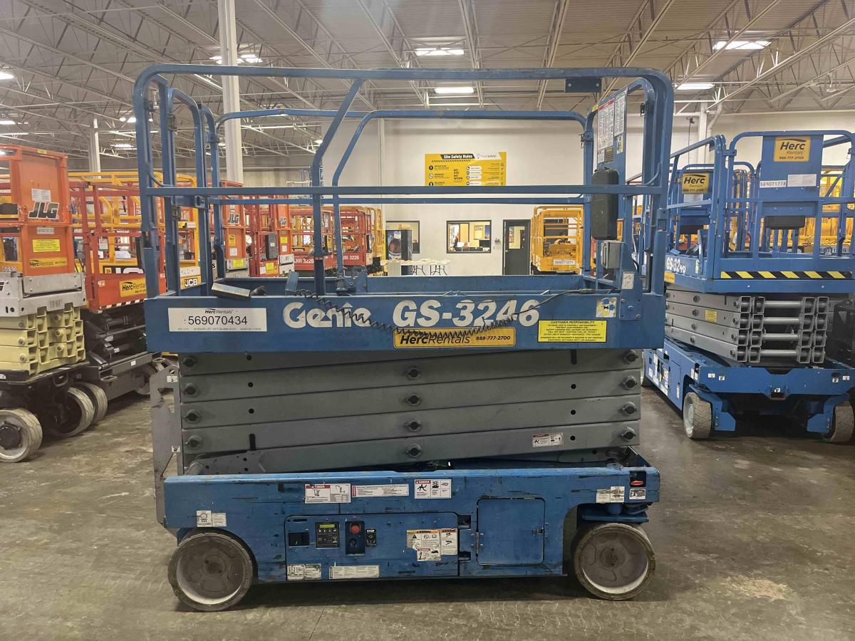 2013 Genie GS-3246