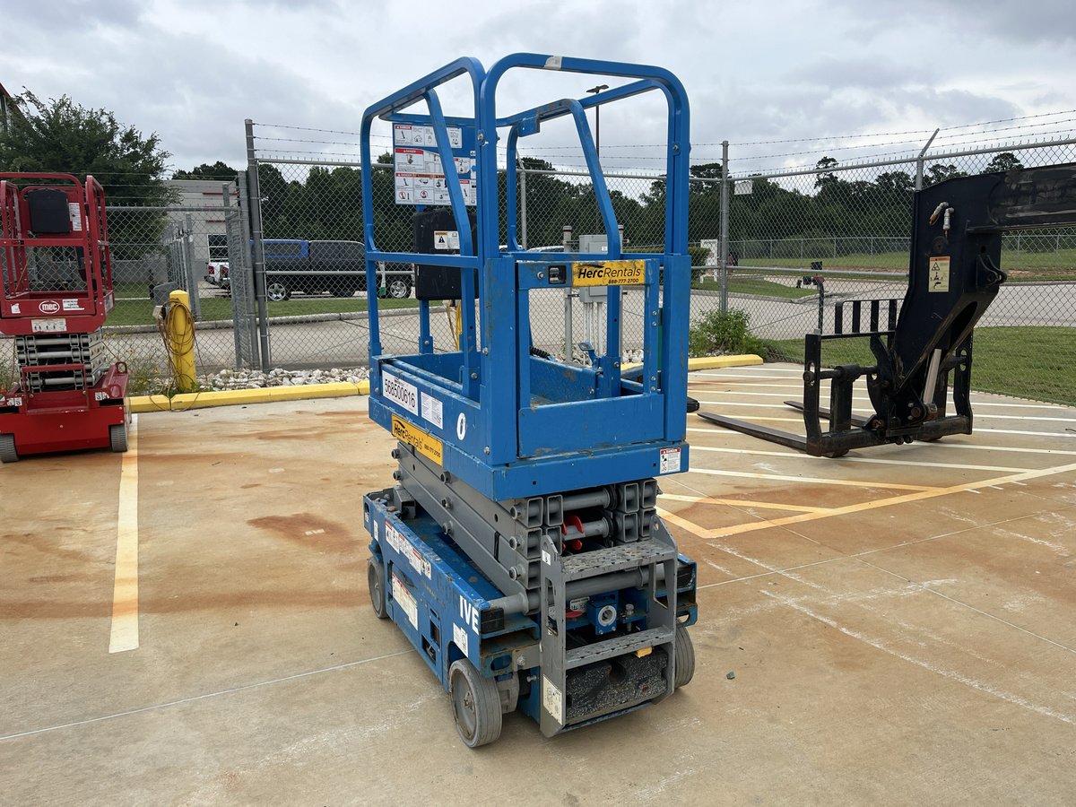 2019 Genie GS1330M-12