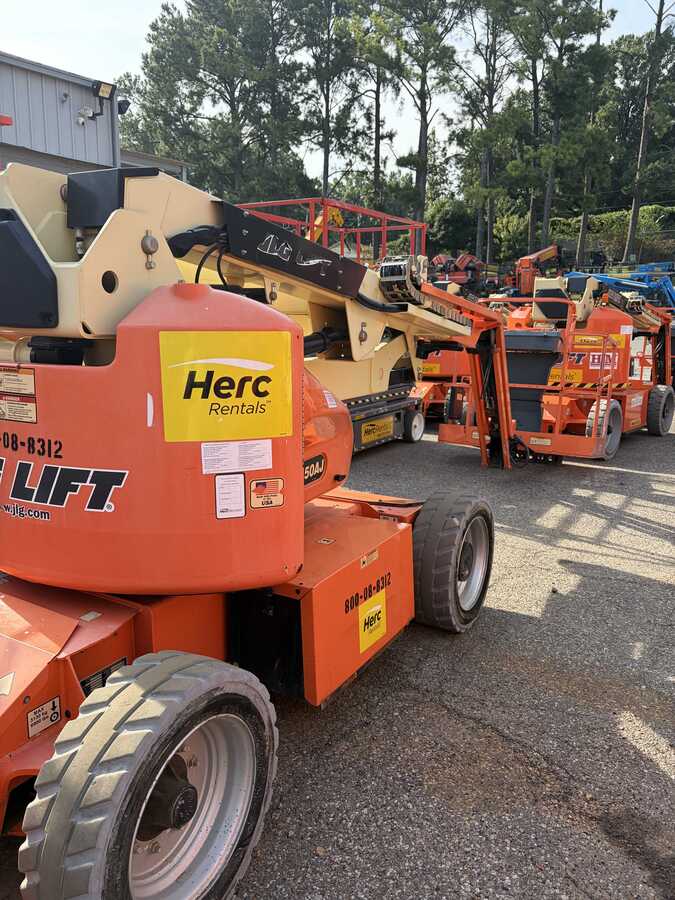 2016 JLG E450AJ-3