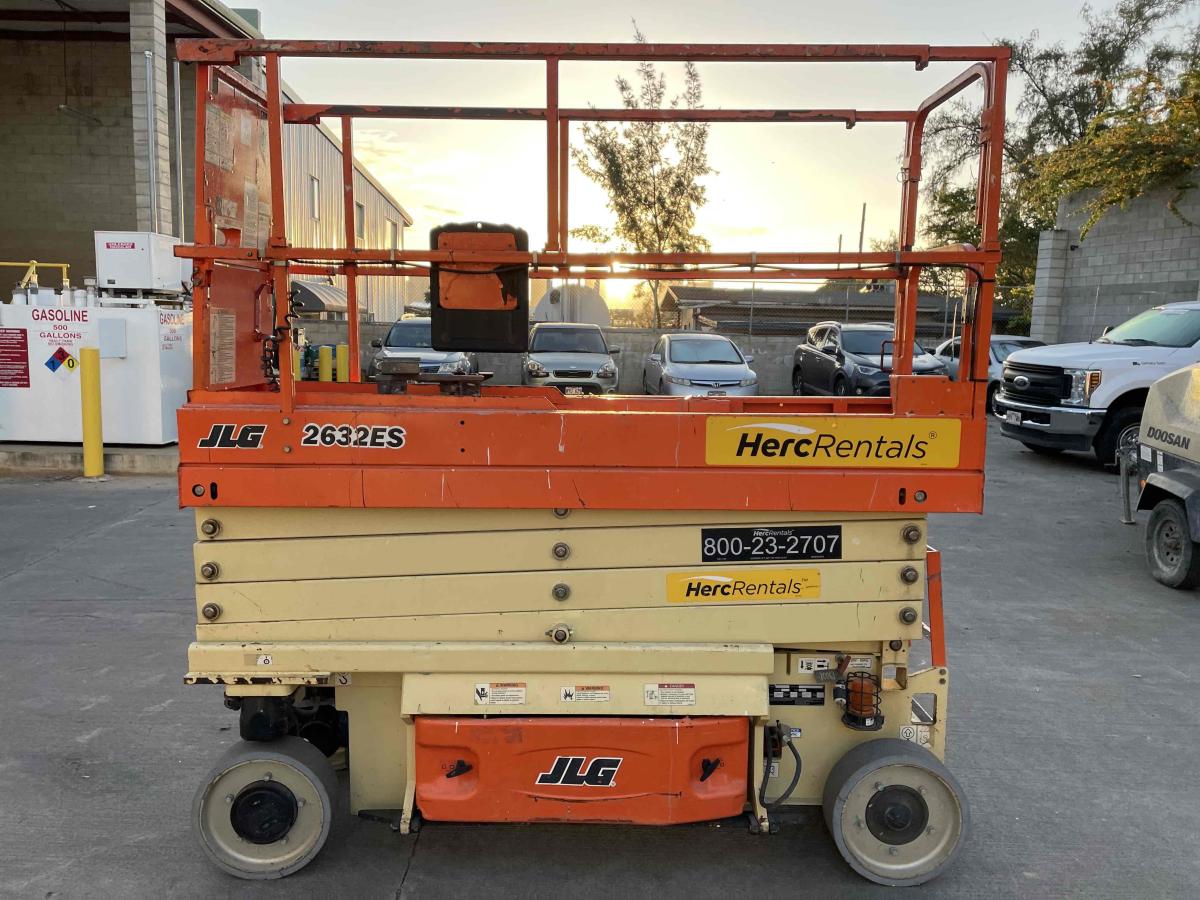 2018 JLG 2632ES