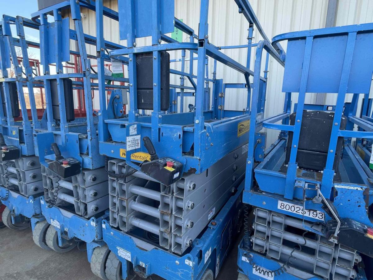 2018 Genie GS-3232