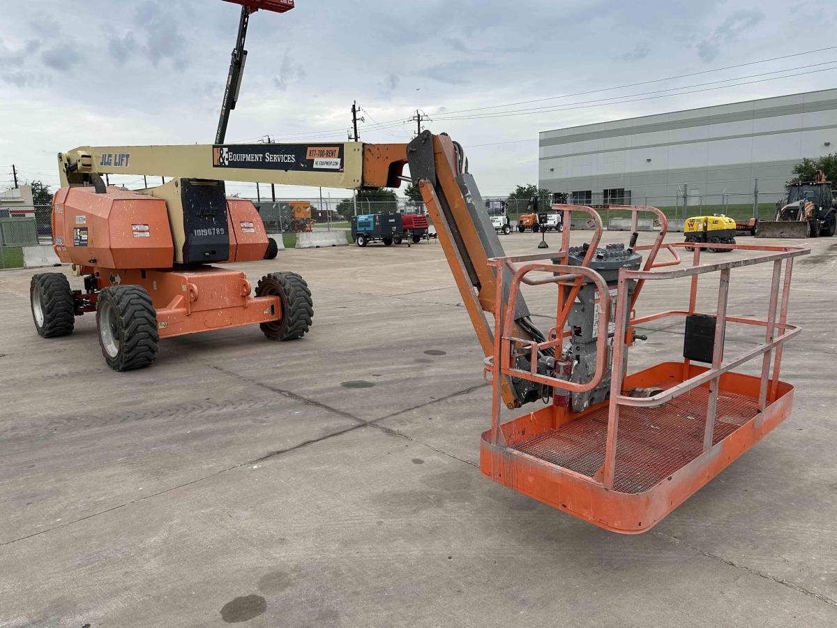 2016 JLG 800AJ-2