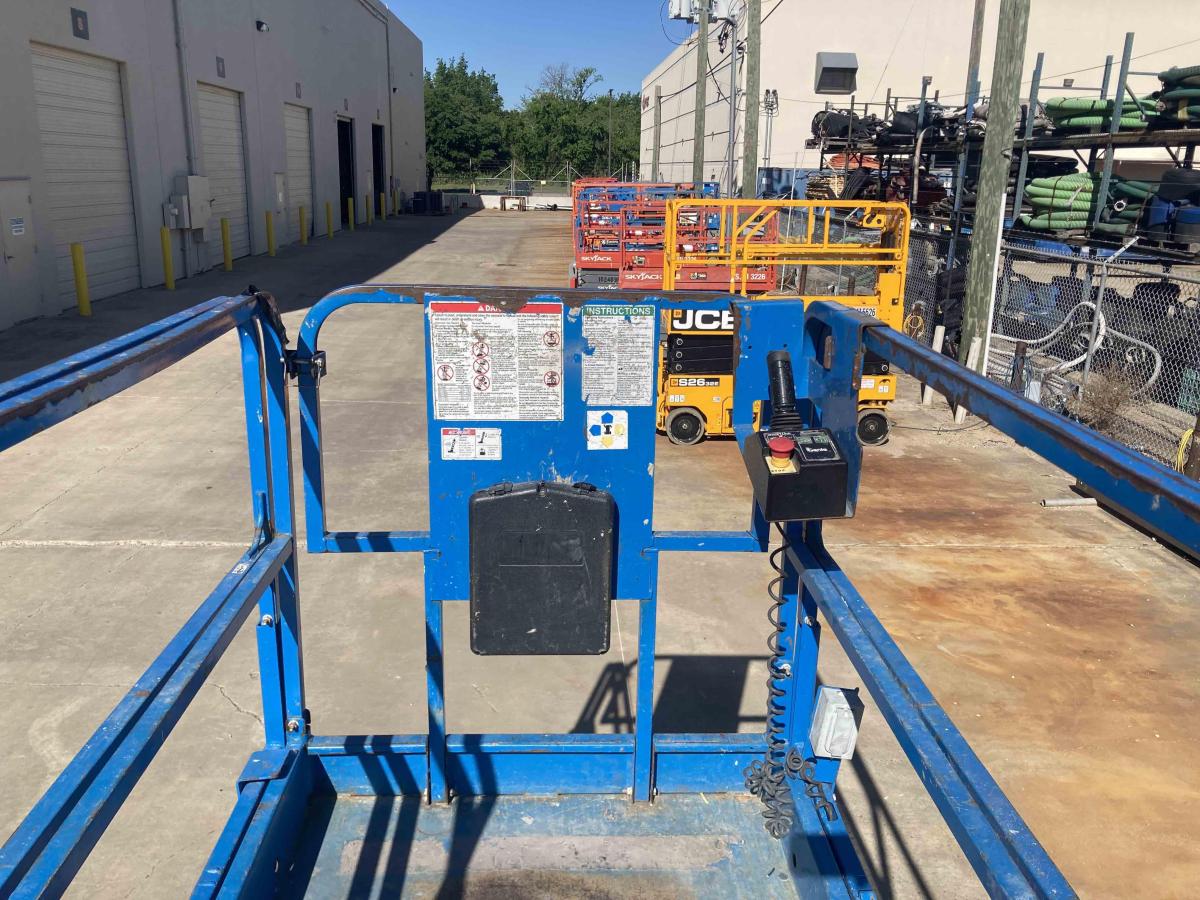 2017 Genie GS-3246-6