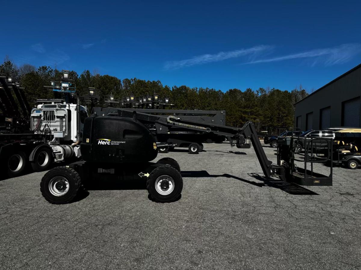 2015 JLG 450AJ