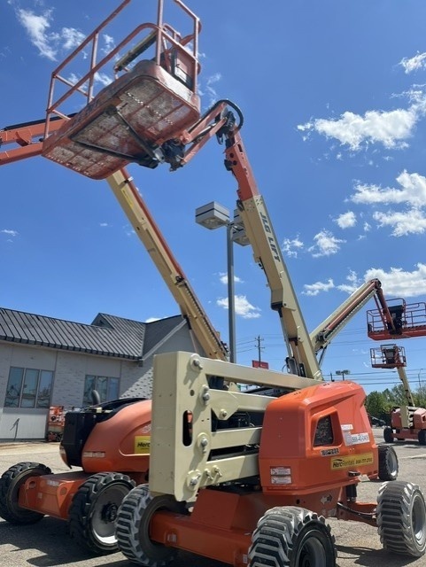 2018 JLG 450AJ