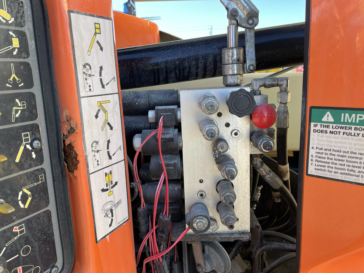 2015 JLG E450AJ-6