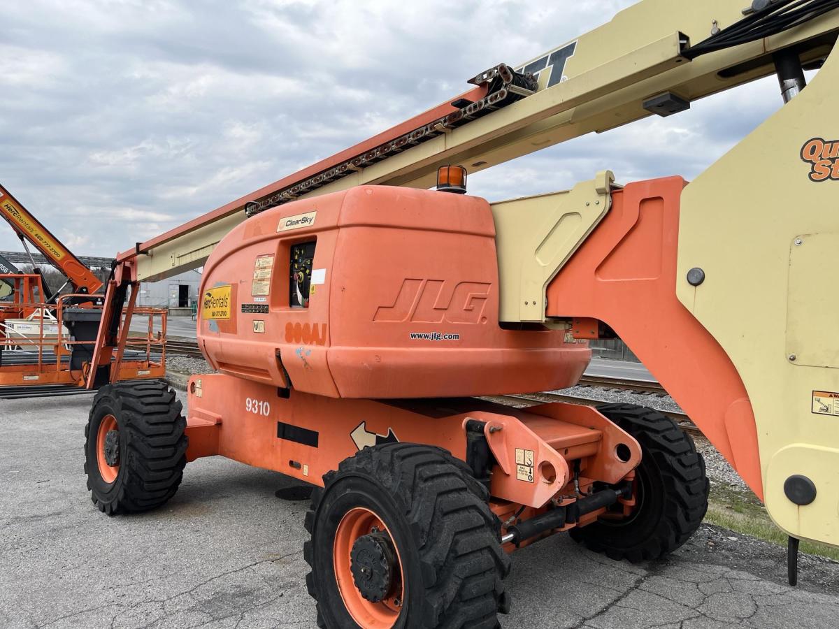 2005 JLG 800AJ