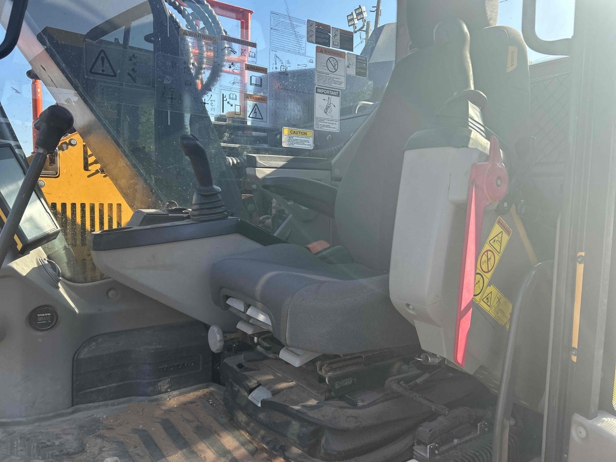 2020 Volvo ECR145EL-5