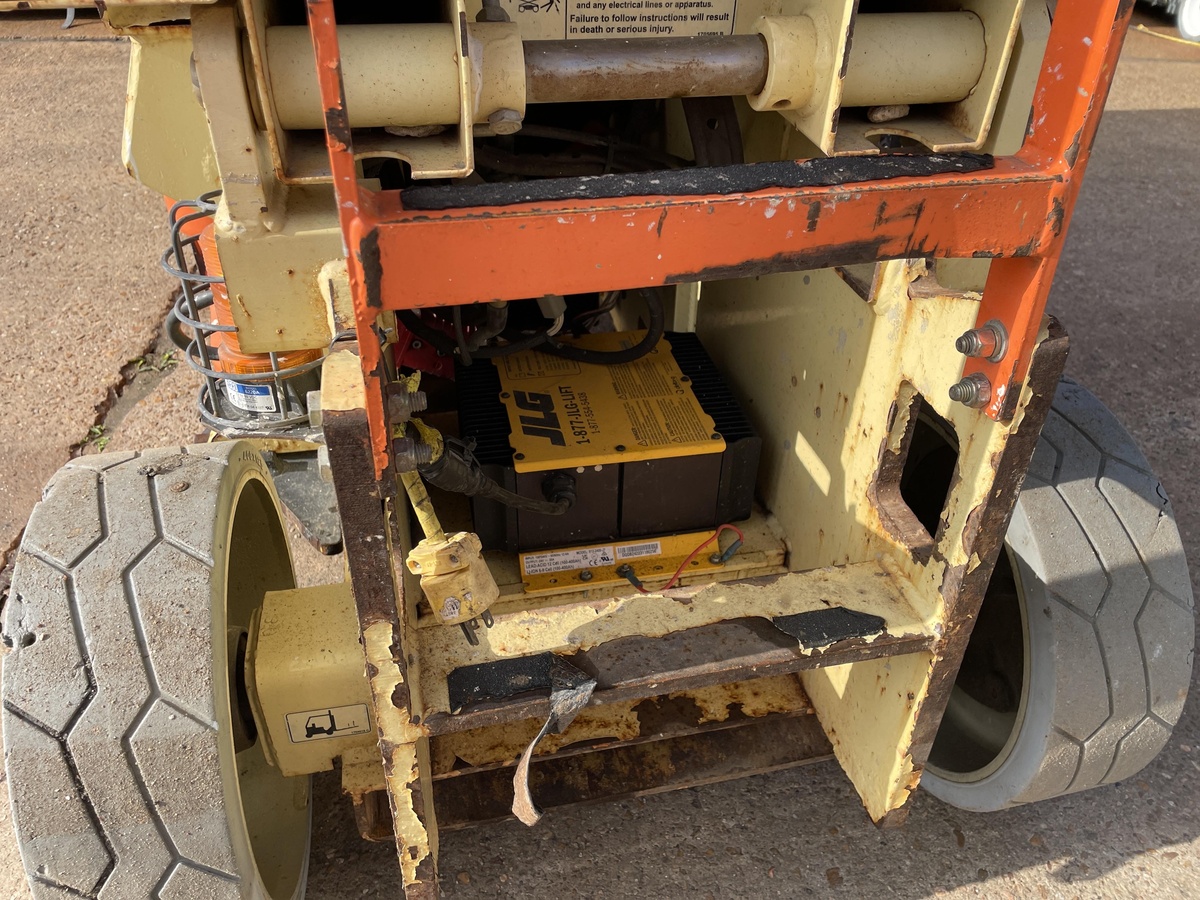 2018 JLG 2632ES-9