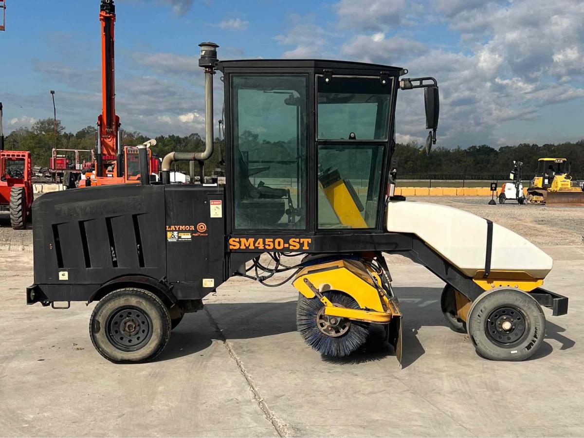 2018 LayMor SweepMaster 450-ST
