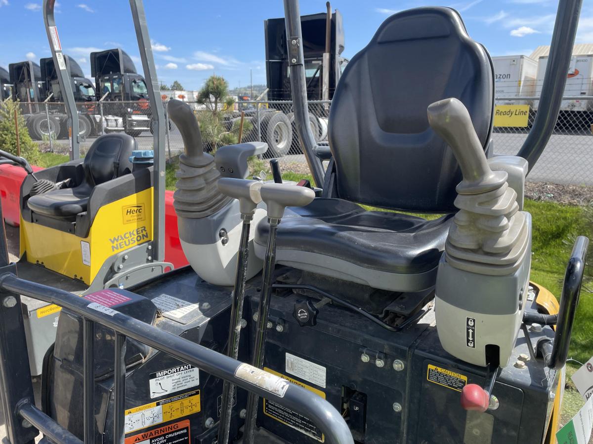 2022 John Deere 17G-5