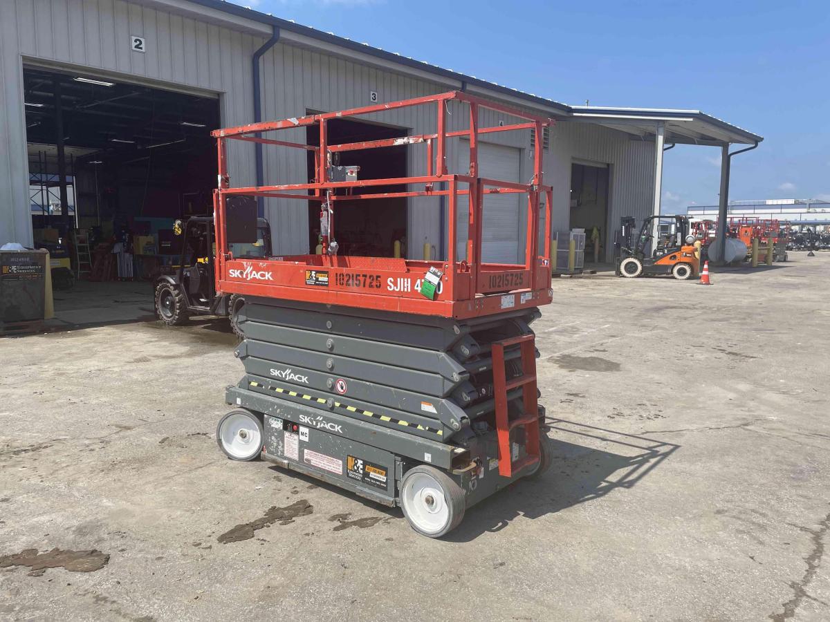 2017 Skyjack SJ4740