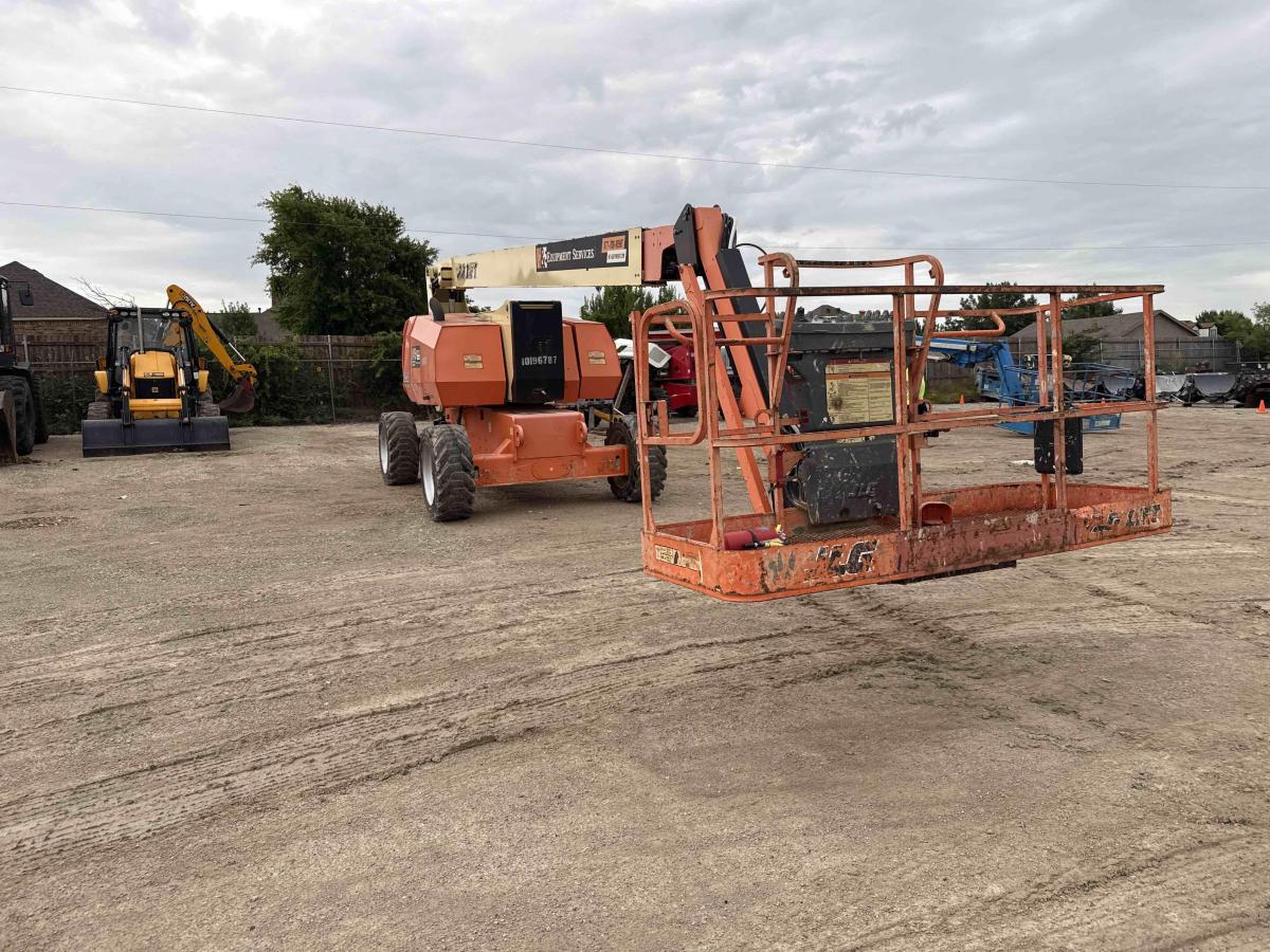 2016 JLG 800AJ-3