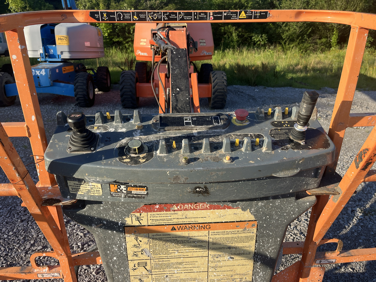 2018 JLG 660SJ-4