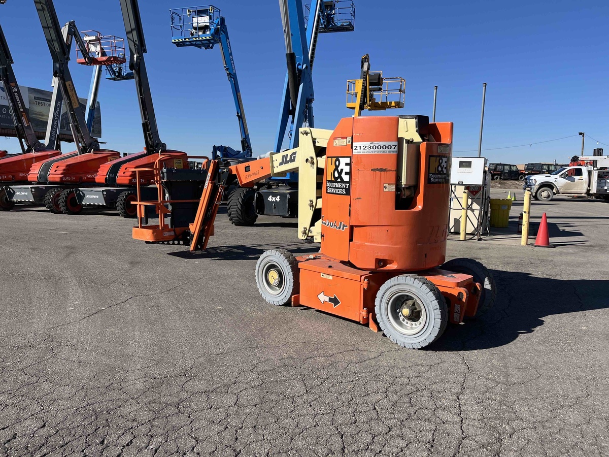 2015 JLG E300AJP-3