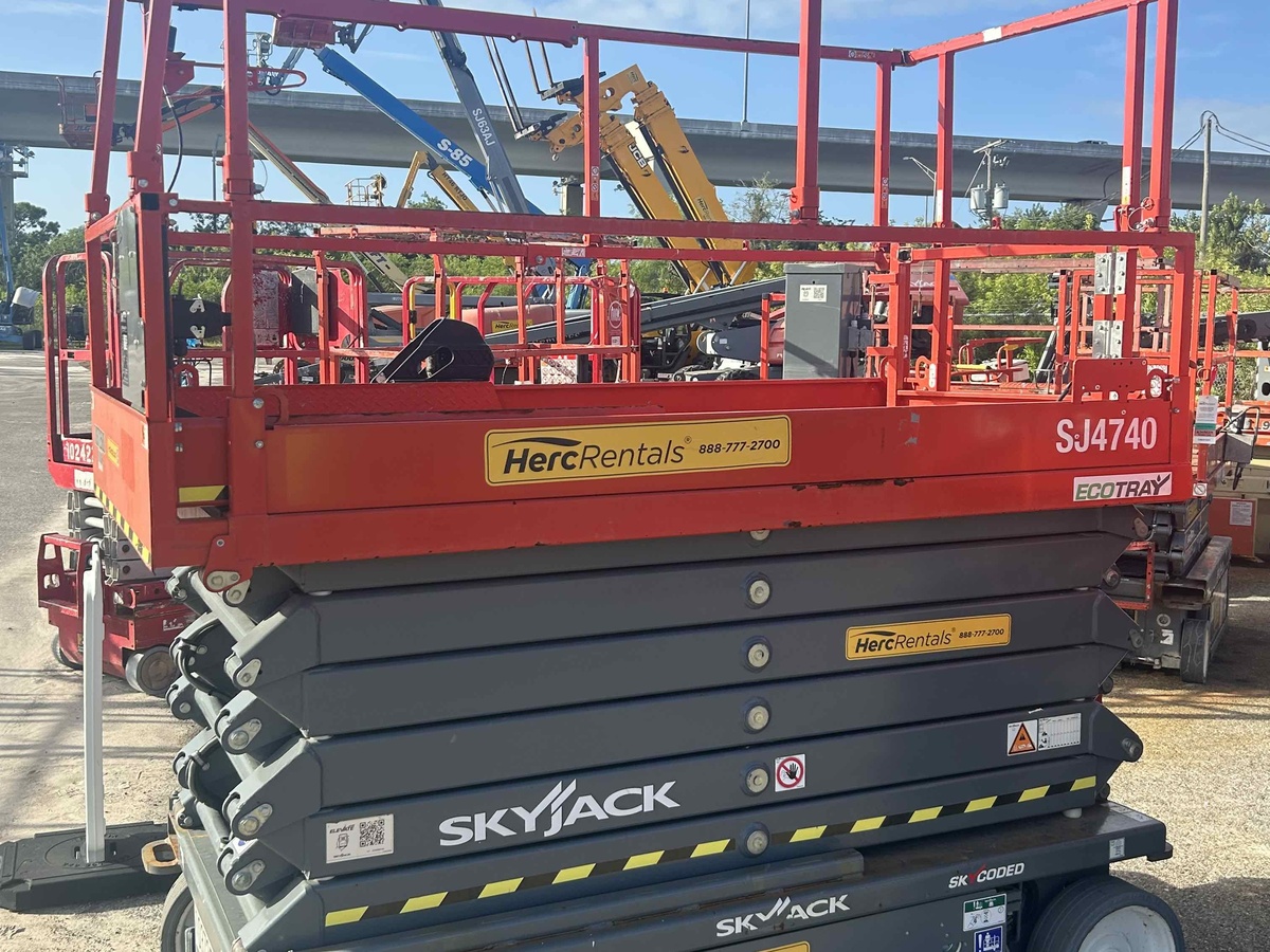 2022 Skyjack SJ4740