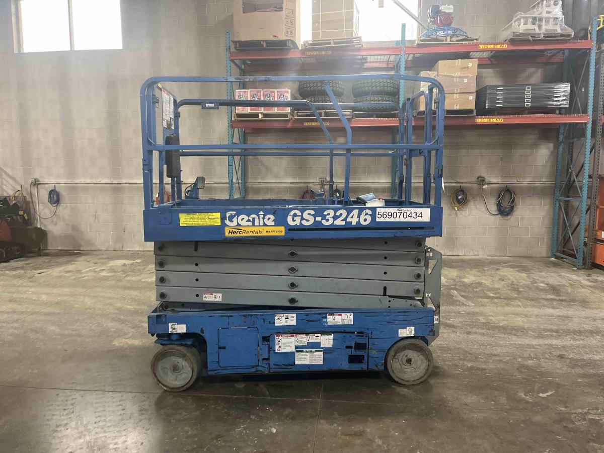 2013 Genie GS-3246