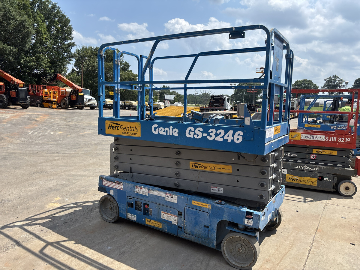 2017 Genie GS-3246-3
