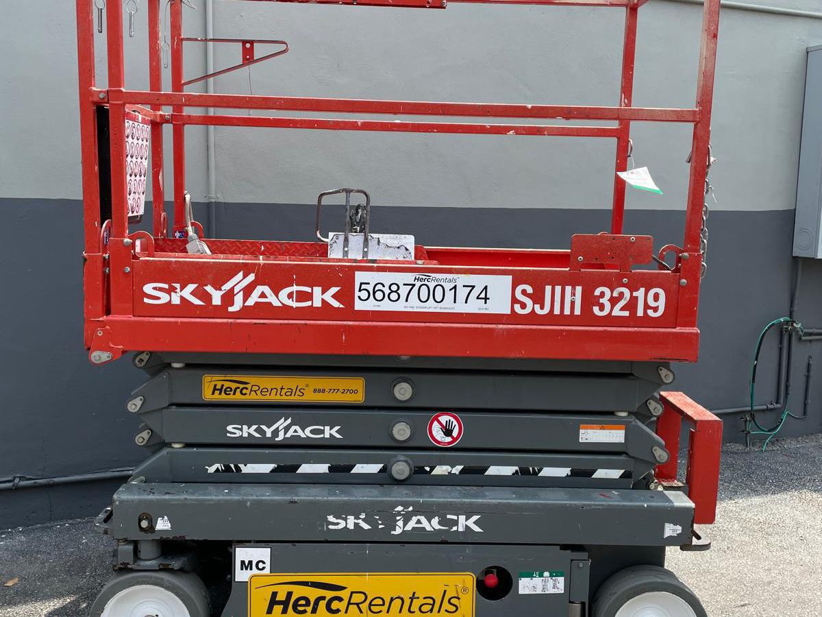 2017 Skyjack SJ3219