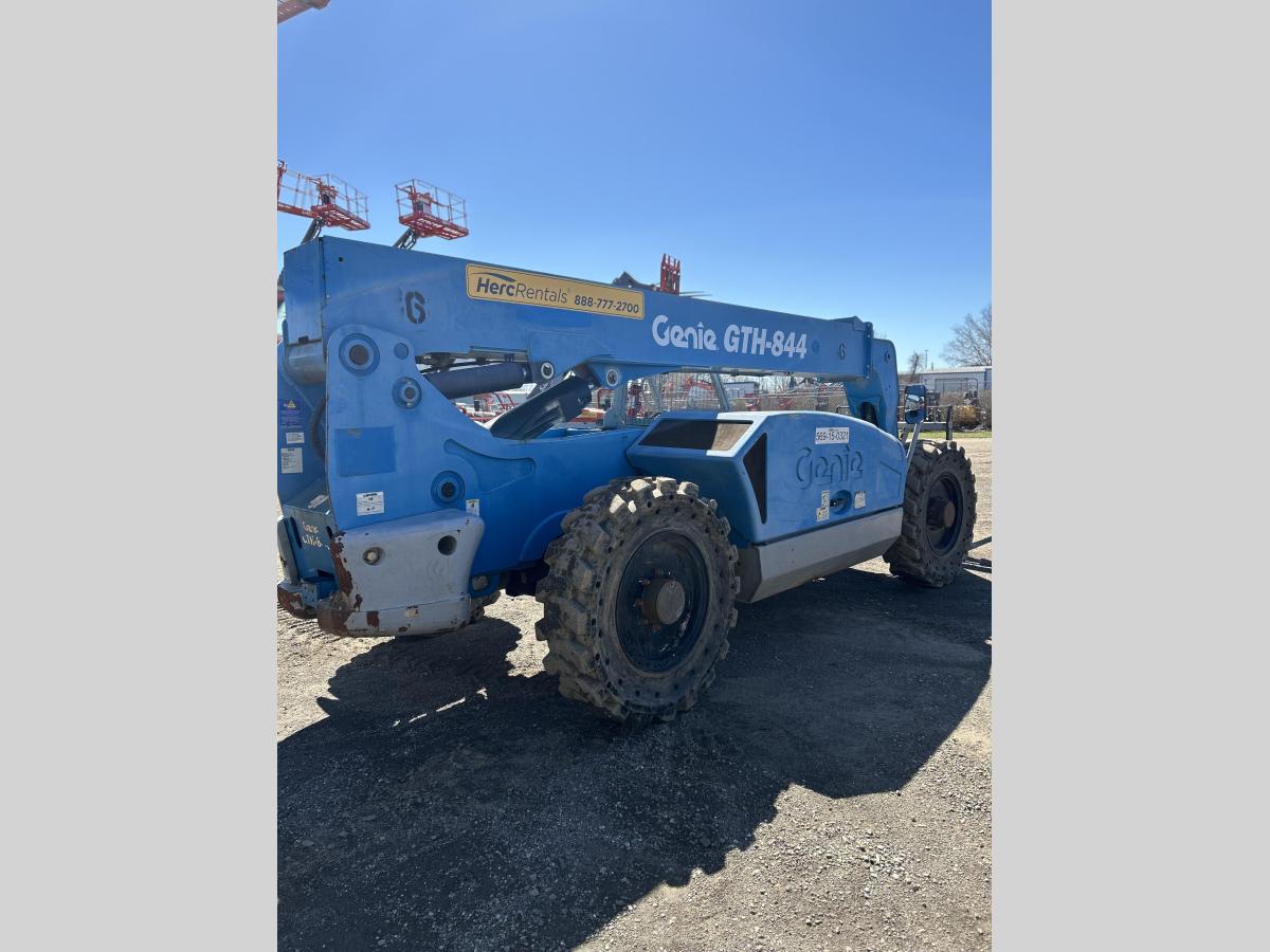 2013 Genie GTH 844