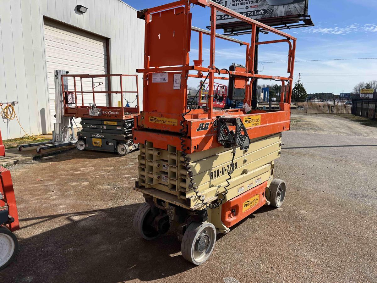 2016 JLG 2632ES