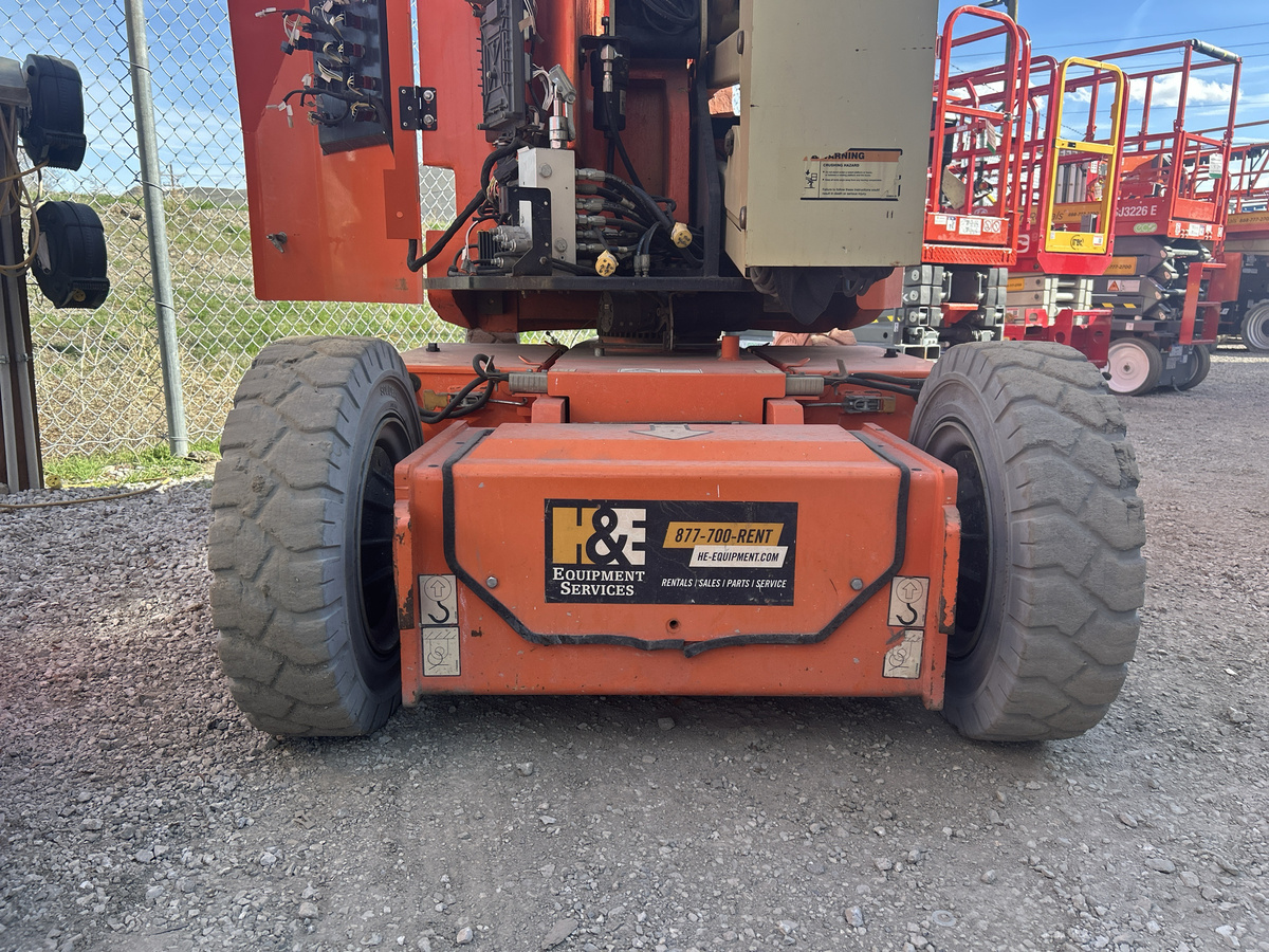 2016 JLG E300AJ-7