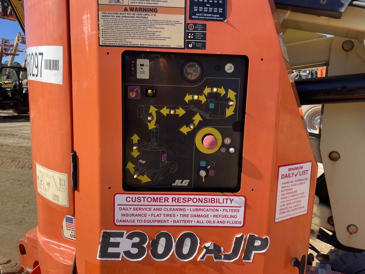 2015 JLG E300AJP-9