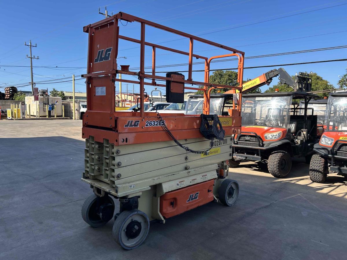 2018 JLG 2632ES