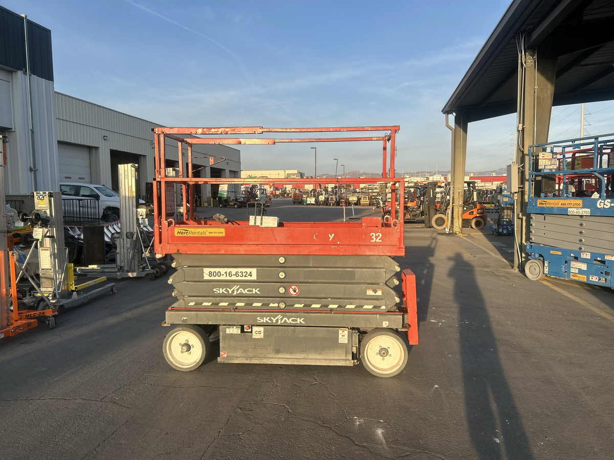 2017 Skyjack SJ3226