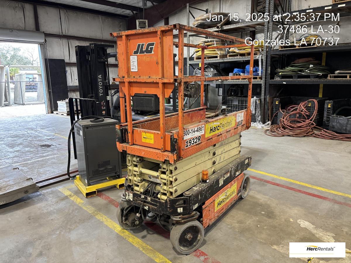 2017 JLG 1932R