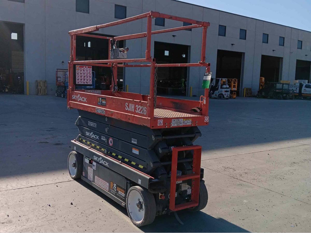 2017 Skyjack SJ3226