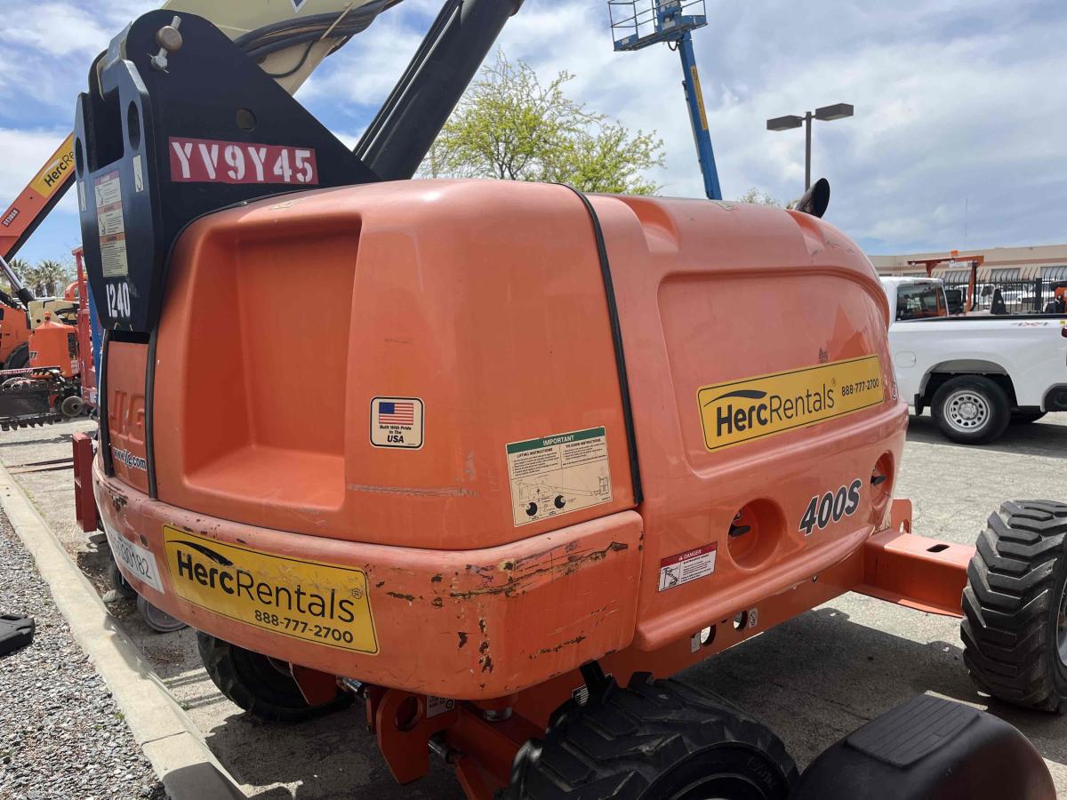 2016 JLG 400S