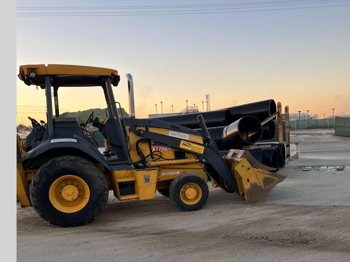 2015 John Deere 310L