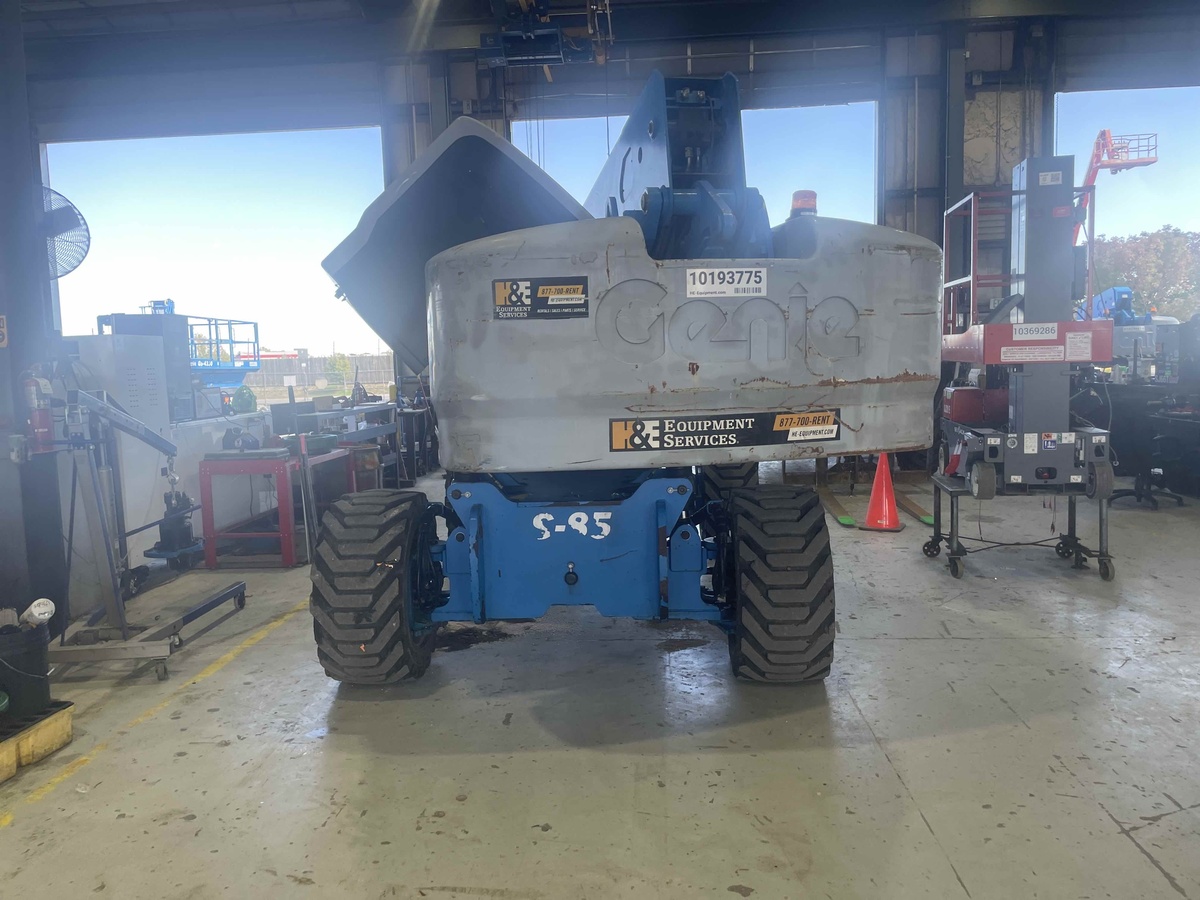 2016 Genie S-85